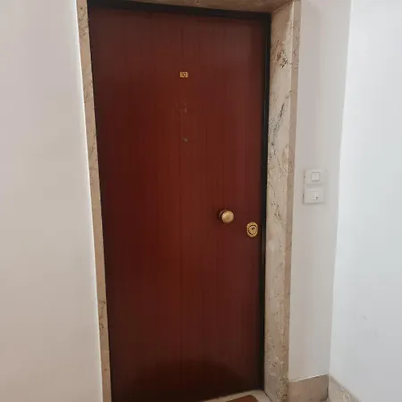 Appartement House In *